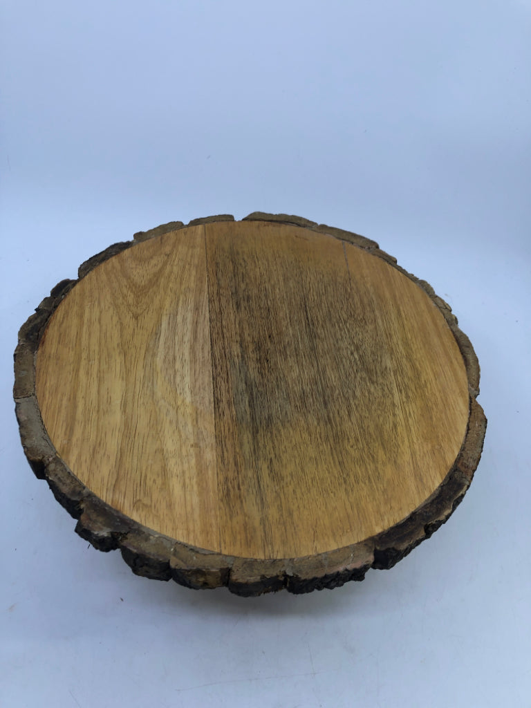 FOOTED WOOD SLAB CAKE STAND.