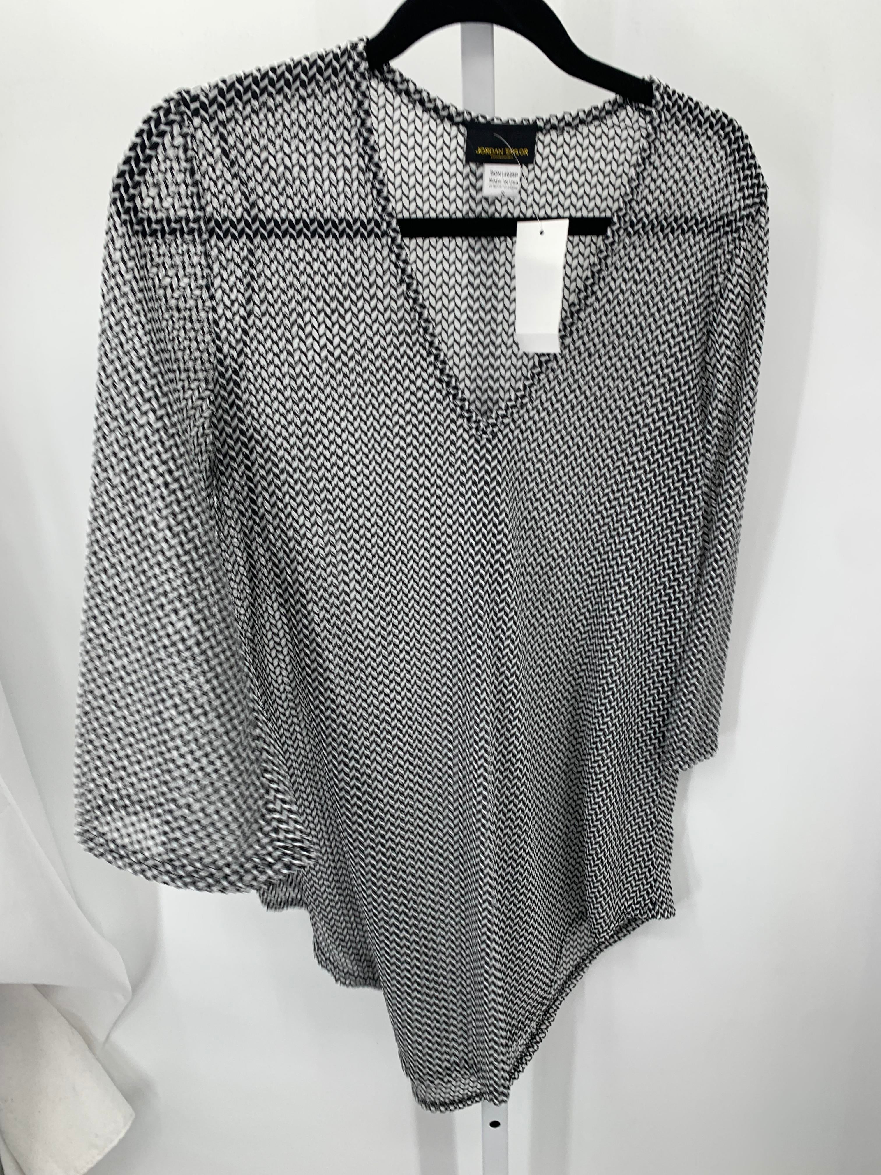 Size Small Misses 3/4 Sleeve Shirt
