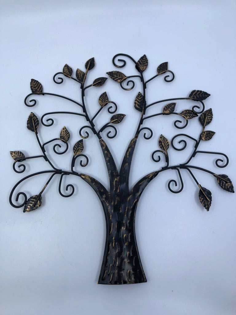 BLACK METAL TREE WALL ART.