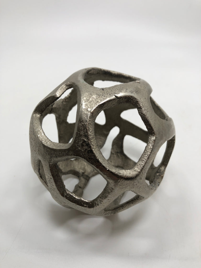 SILVER PLATED METAL LATTICE SPHERE.