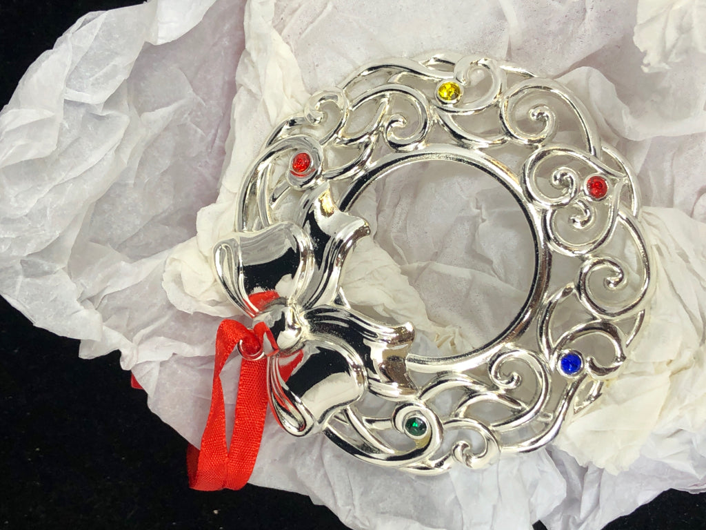 NIP LENOX MULTI CRYSTAL WREATH ORNAMENT.