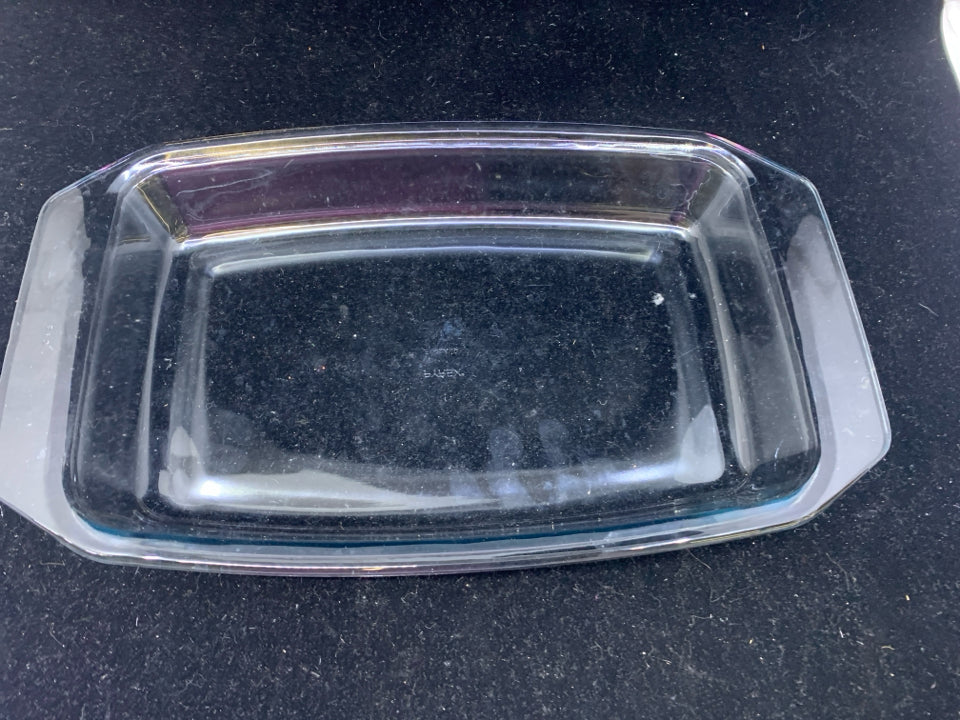 RECTANGLE GLASS PYREX BAKING PAN W HANDLES.