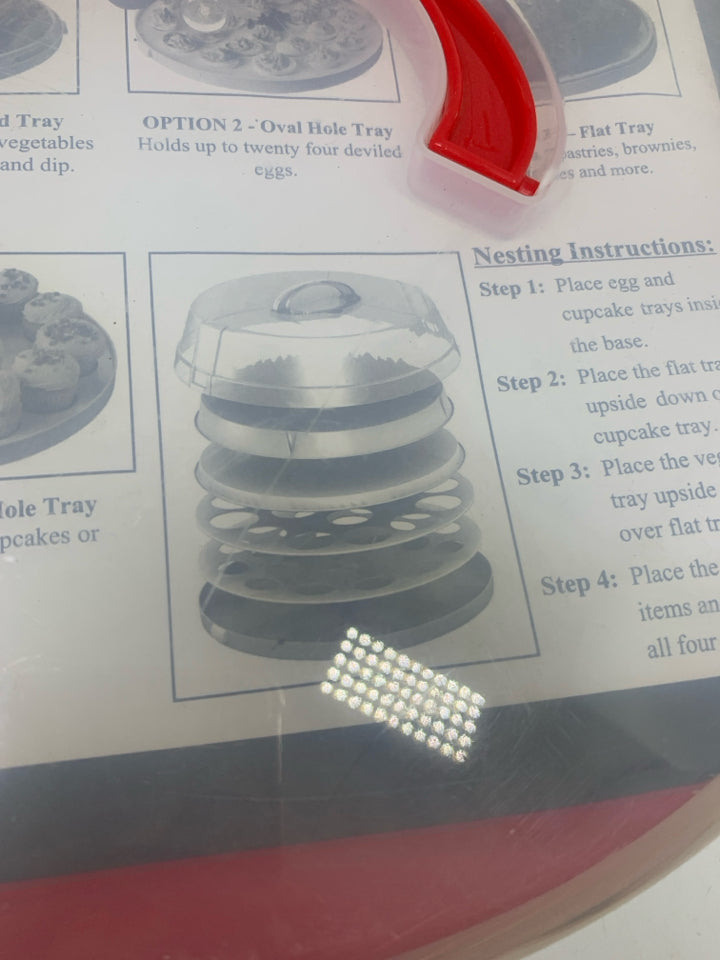 PLASTIC PARTY TRAVELER TRAY.