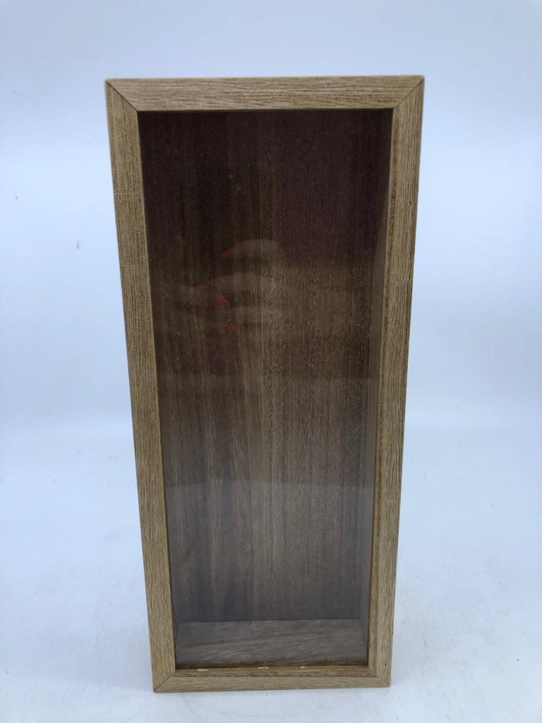 LIGHT WOOD RECTANGLE SHADOWBOX.