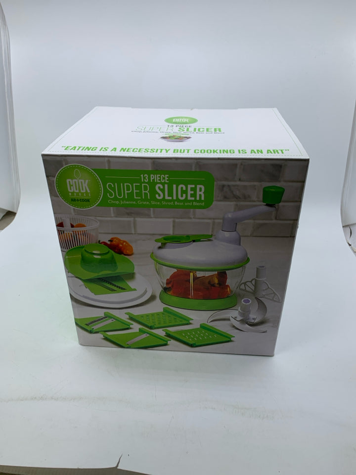 NIB SUPER SLICER 13 PC.