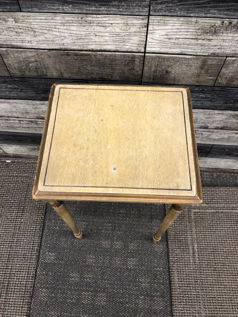 VTG IMPERIAL WOODEN SIDE TABLE W/FLUTED LEGS.