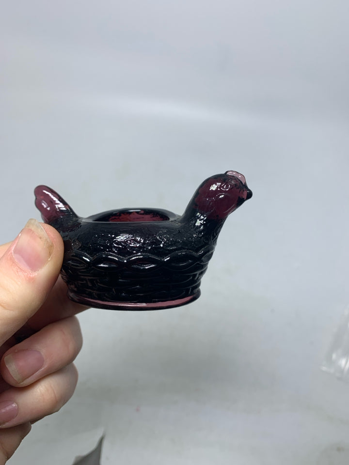 VTG MINI HEN IN NEST GLASS IN BAG.