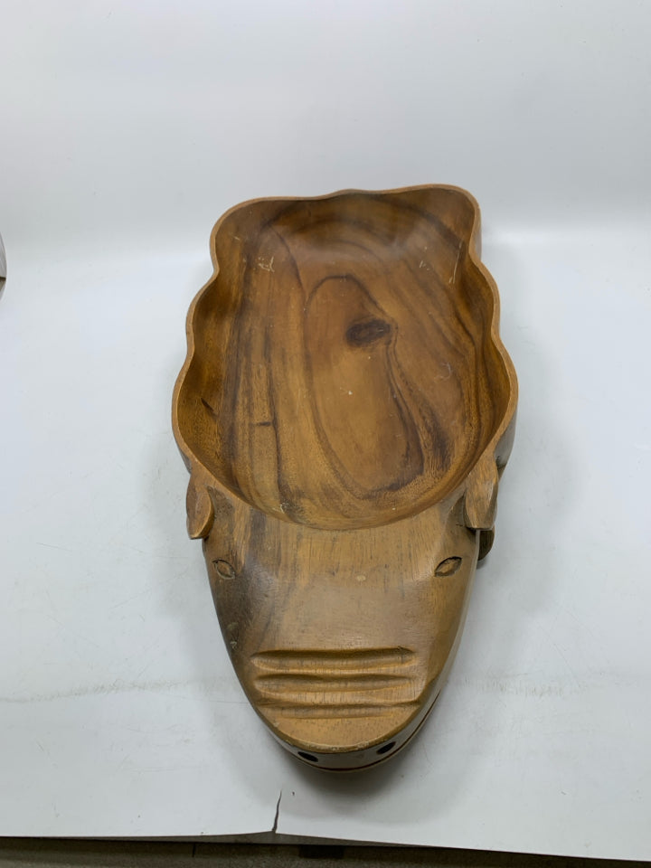 LARGE WOOD CARVED PIG CENTERPIECE BOWL.
