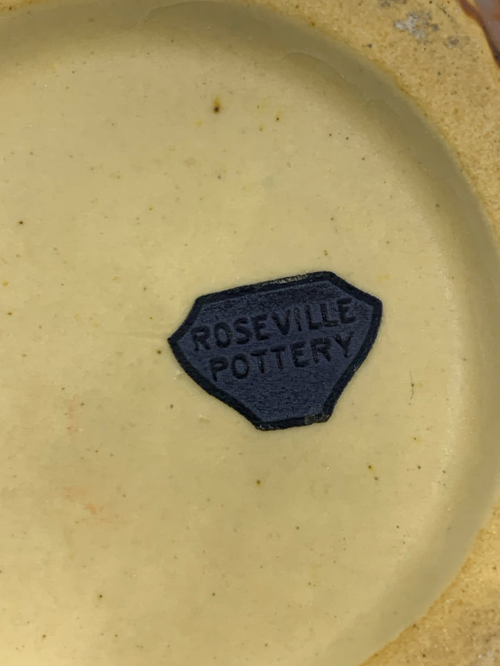 VTG JONQUIL DAFFODILS URN VASE.