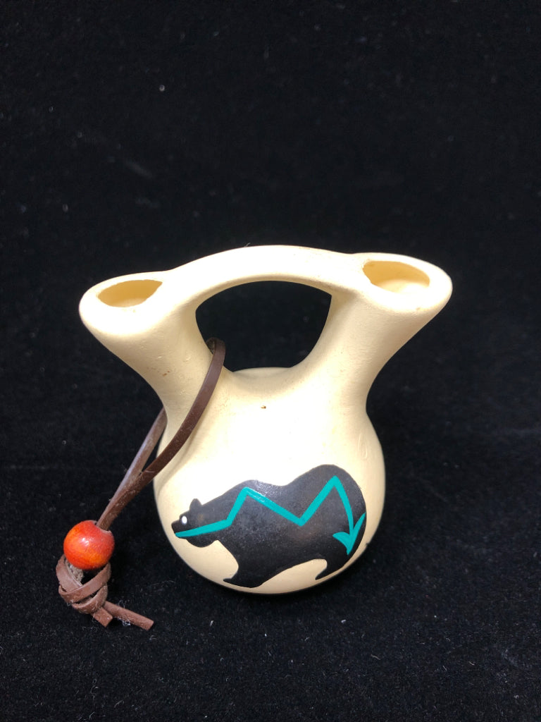 VTG NATIVE AMERICAN SMALL BEAR VASE.