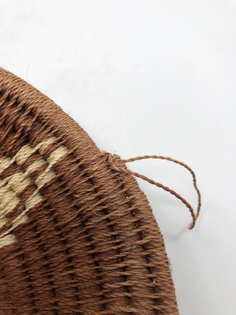 BROWN STAR WOVEN WALL-HANGING BASKET.