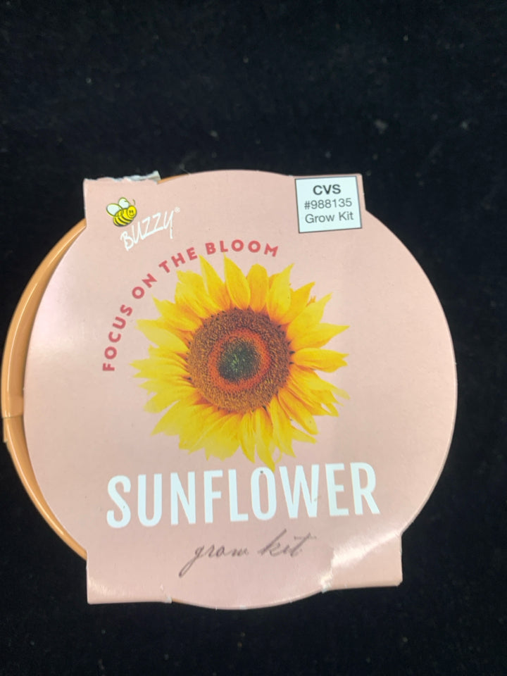 NIP SUNFLOWER GROW KIT.