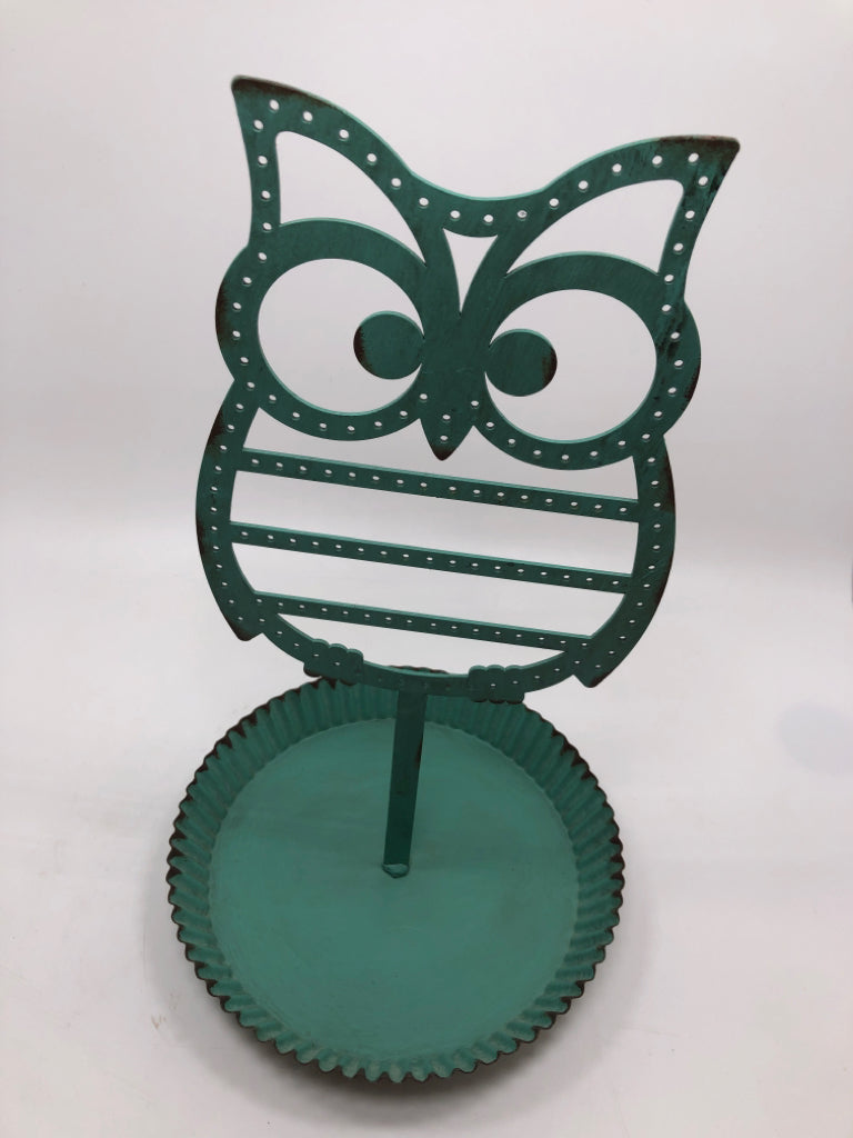 TEAL METAL OWL JEWELRY STAND.