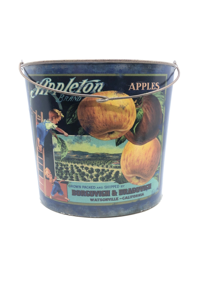 OVAL APPLE PRINT BUCKET W HANDLE.