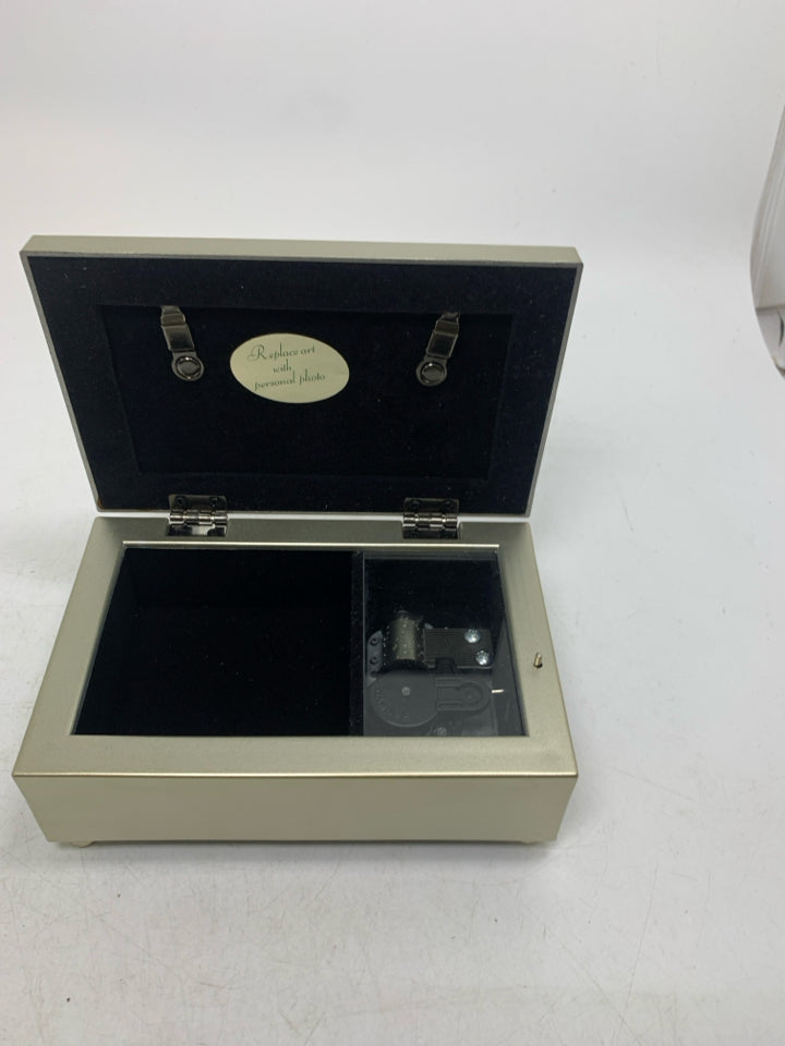 MUSIC BOX W/ PHOTO SLOTS SMALL.
