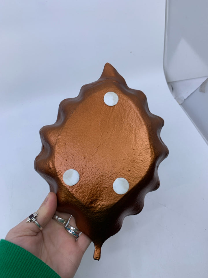 METAL RUST COLORED TEXTURE LEAF SHAPE CATCH ALL DISH.