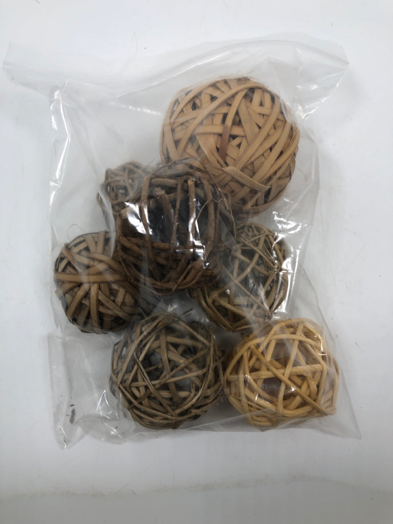 BAG OF WICKER BALL FILLER.