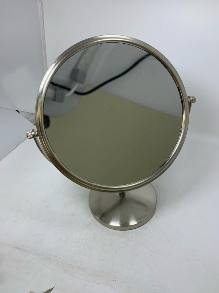BINO SILVER VANITY MIRROR.