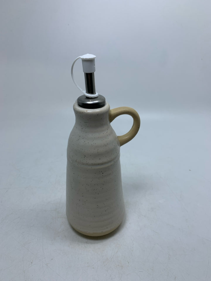 SPECKLED CREAM OIL DISPENSER.