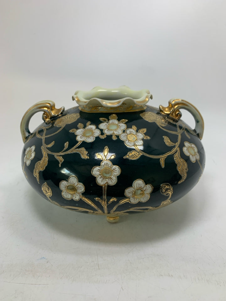 VTG FOOTED CERMAIC DARK GREEN W/ GOLD DETAILS PINK/YELLOW ROSES VASE.