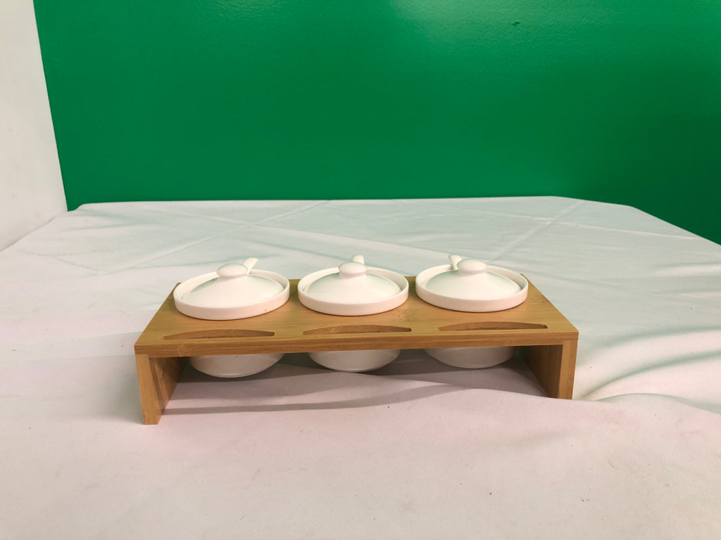 WOOD TRAY W/ 3 WHITE SAUCE INSERTS W/ SPOONS/LIDS.