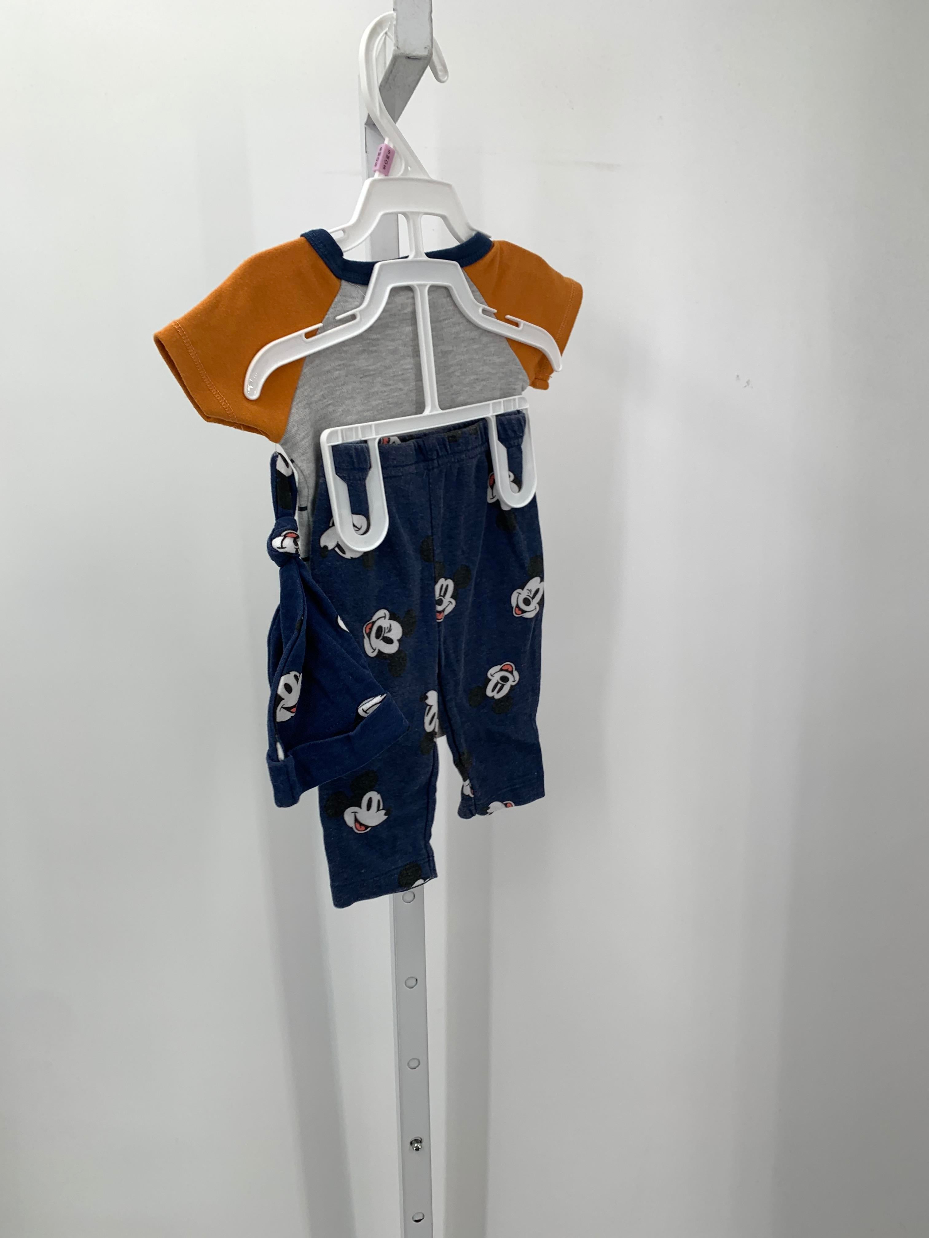 MICKEY MOUSE SHIRT SHORTS AND HAT