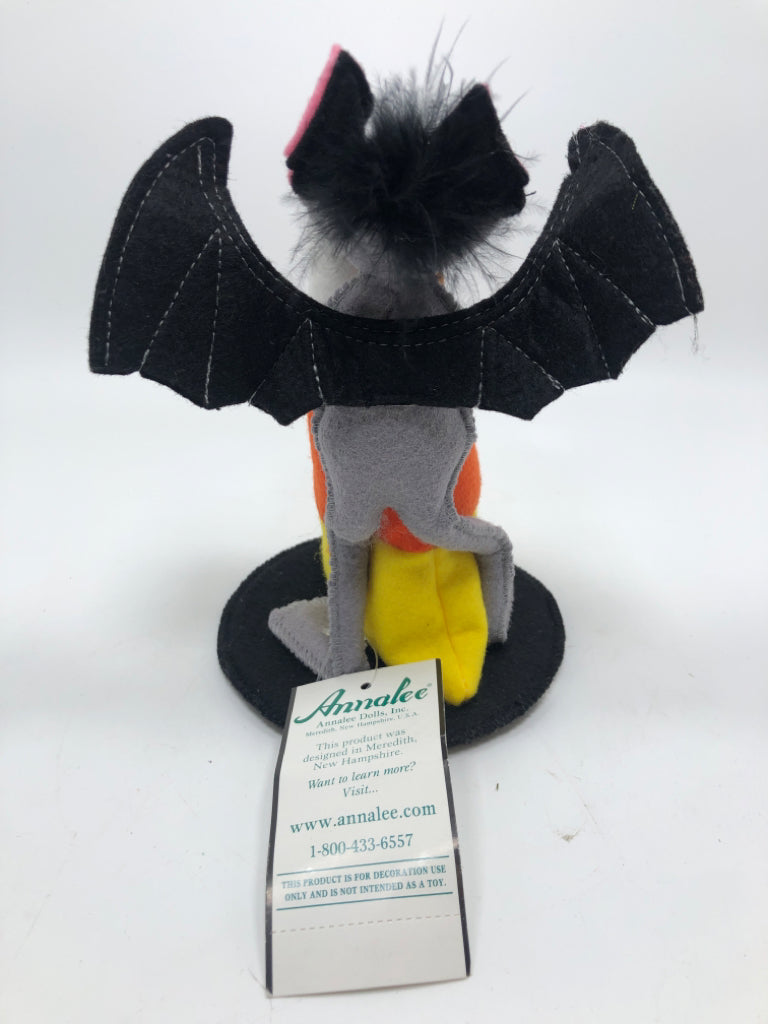 NWT ANNALEE BAT W/CANDY CORN.