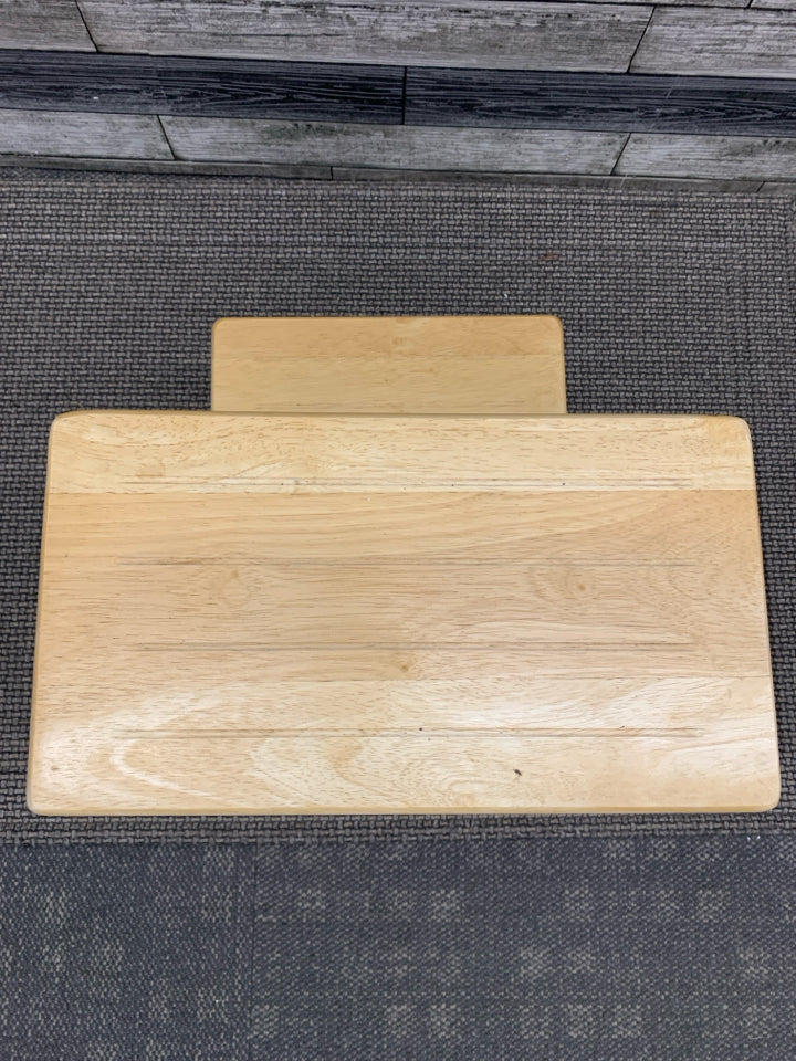 LT WOOD FOLDING STEP STOOL.