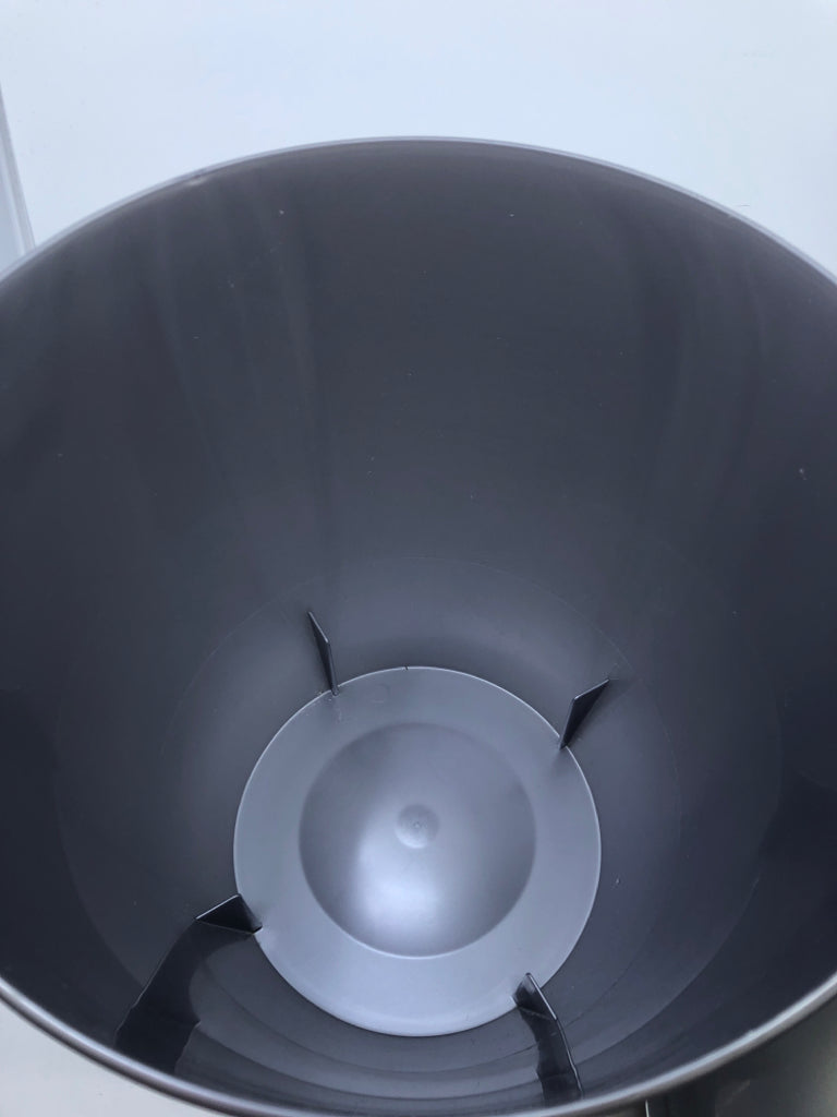 GREY PLASTIC TRASH BIN.