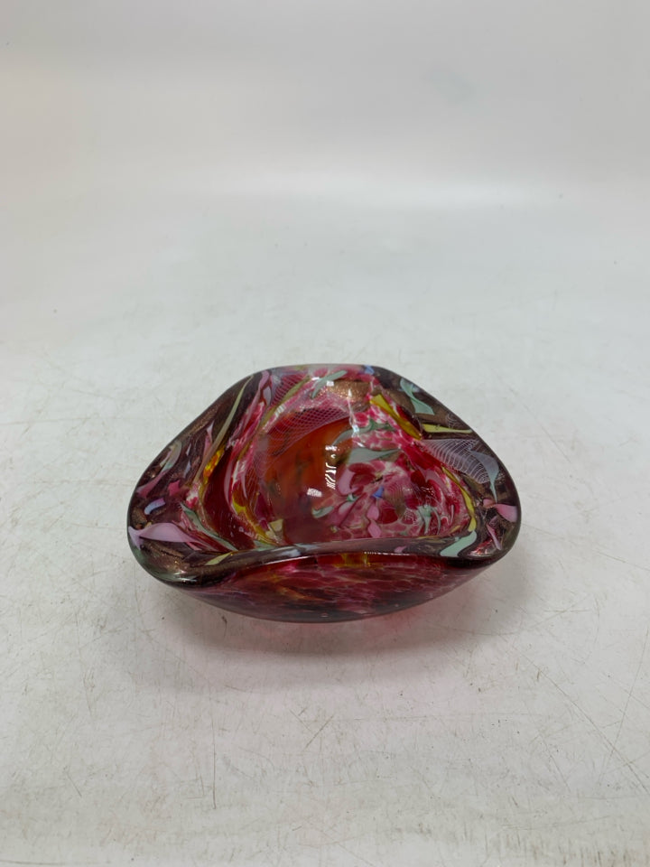 BLOWN GLASS COLORFUL TRIANGLE BOWL.