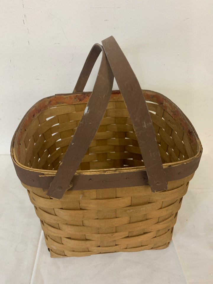 BASKET W/2 HANDLES.