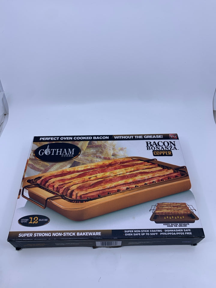 NIB GOTHAM STEEL BACON OVEN PAN.