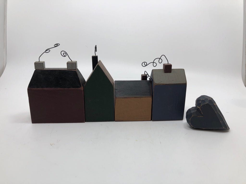 5PC WOOD HOME HOUSES AND HEART.