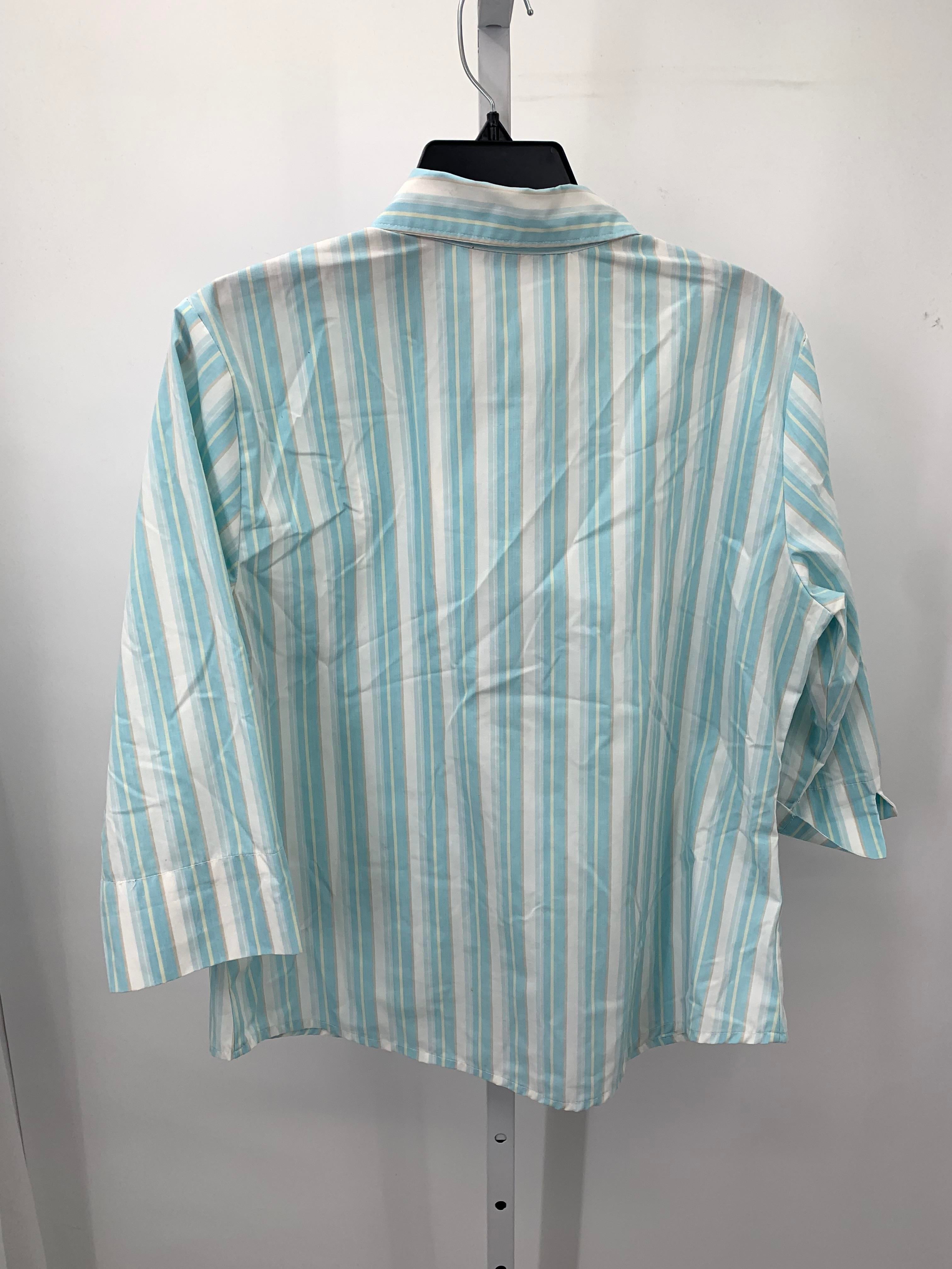 Size Large Misses 3/4 Sleeve Shirt