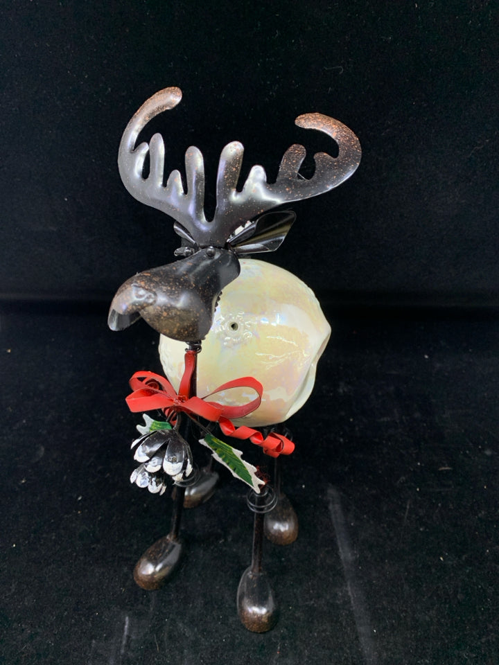 METAL STANDING MOOSE W/ SNOWFLAKES TEA LIGHT HOLDER.