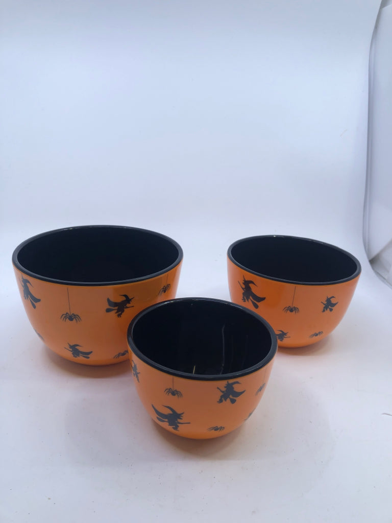 3 WITCH THEMED NESTING BOWLS.
