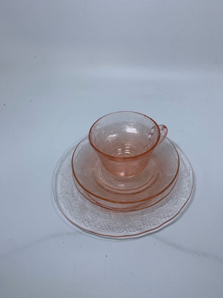 4 PC VTG PINK DEPRESSION GLASS W/ PRESSED FLOWERS.