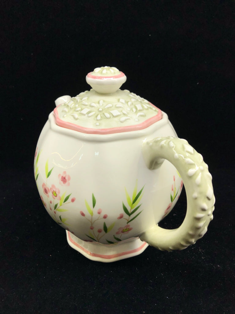PINK FLORAL TEAPOT.