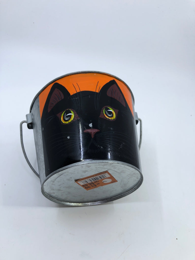 BLACK CAT GALVANIZED METAL BUCKET.