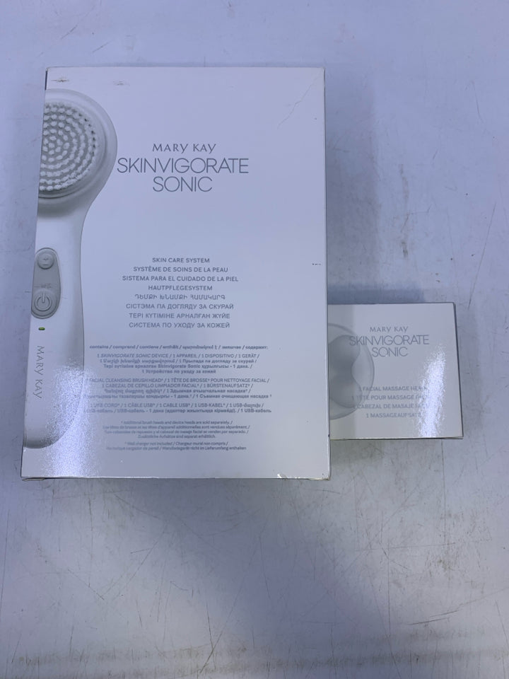 Skinvigorate Sonic w/ Extra Replacement Head