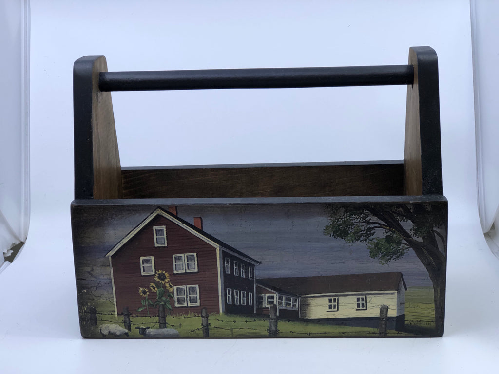 PAINTED FARMHOUSE CRATE W HANDLE.