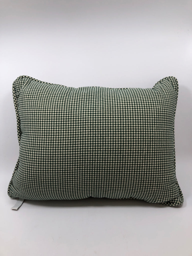 3 CHRISTMAS TREE PILLOW.