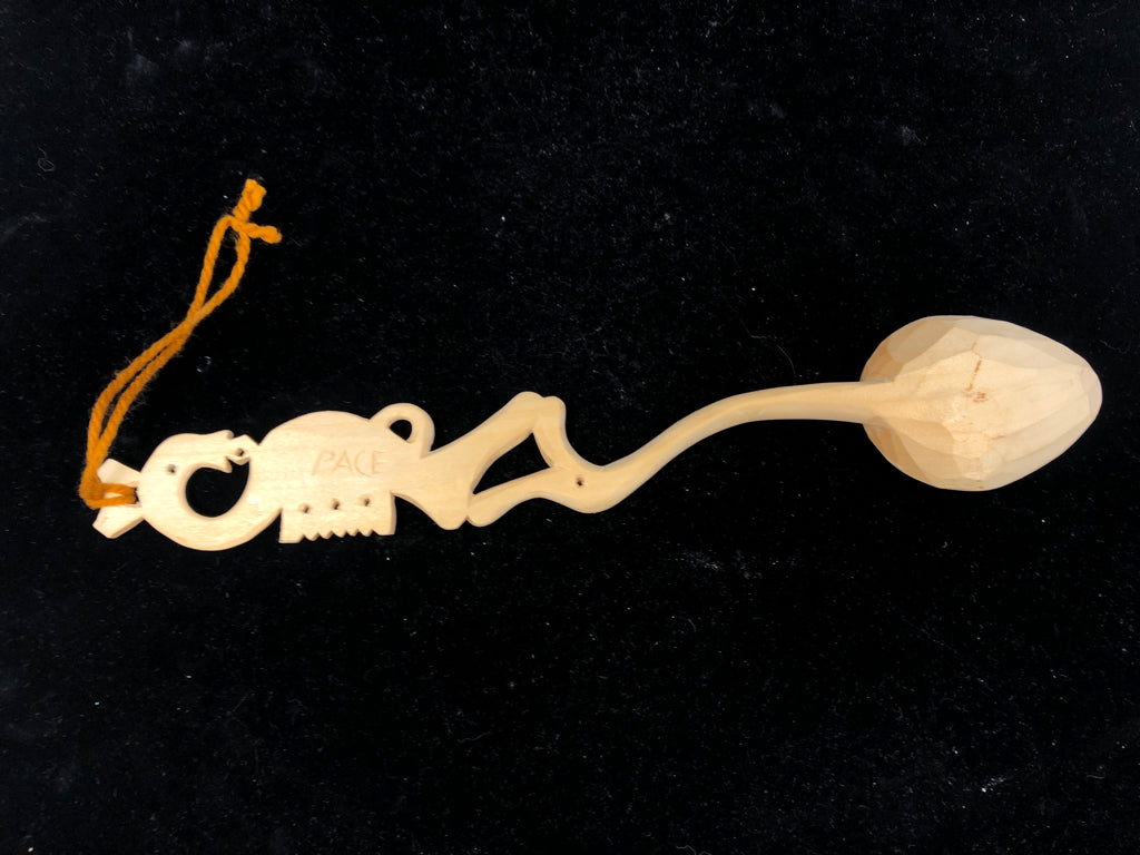 LIGHT WOOD CARVED SPOON W/ BIRD DESIGN HANDLE.