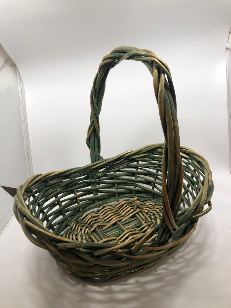 DISTRESSED GREEN BASKET.