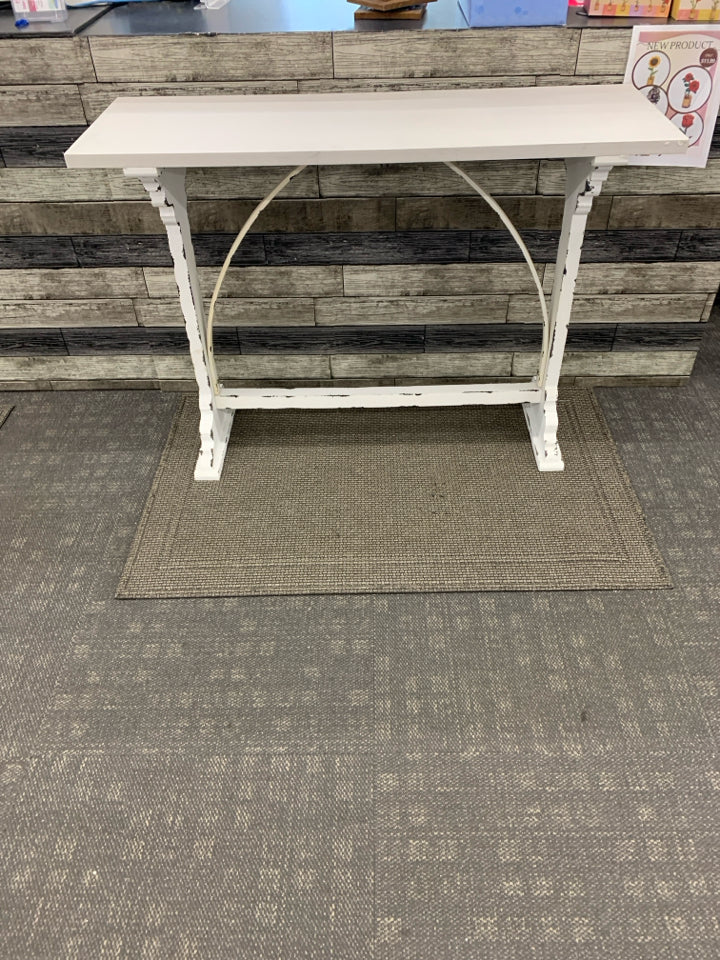 WHITE PAINTED DISTRESSED HALLWAY TABLE.