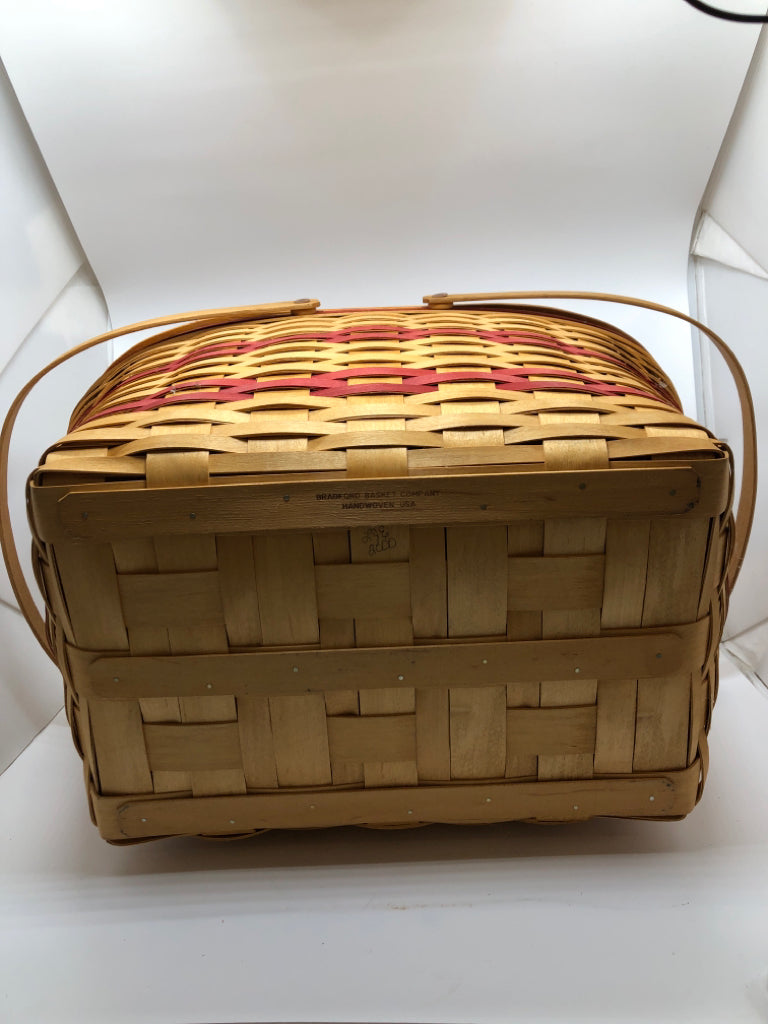2000 LARGE RED/TAN WOVEN BASKET W/WOOD HANDLE/LID.