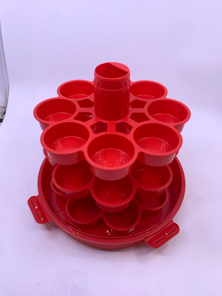 RED PLASTIC 3 TIER CUPCAKE TRAVEL HOLDER SPINNING.