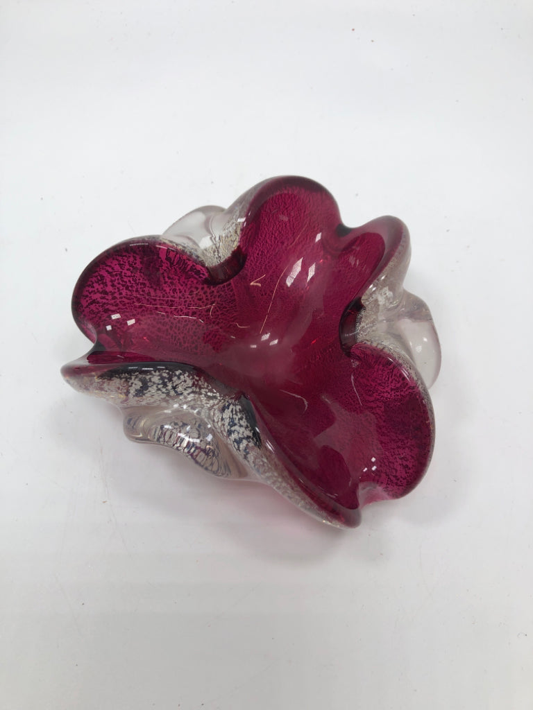 VTG CRANBERRY SCALLOP SHAPED GLASS BOWL.