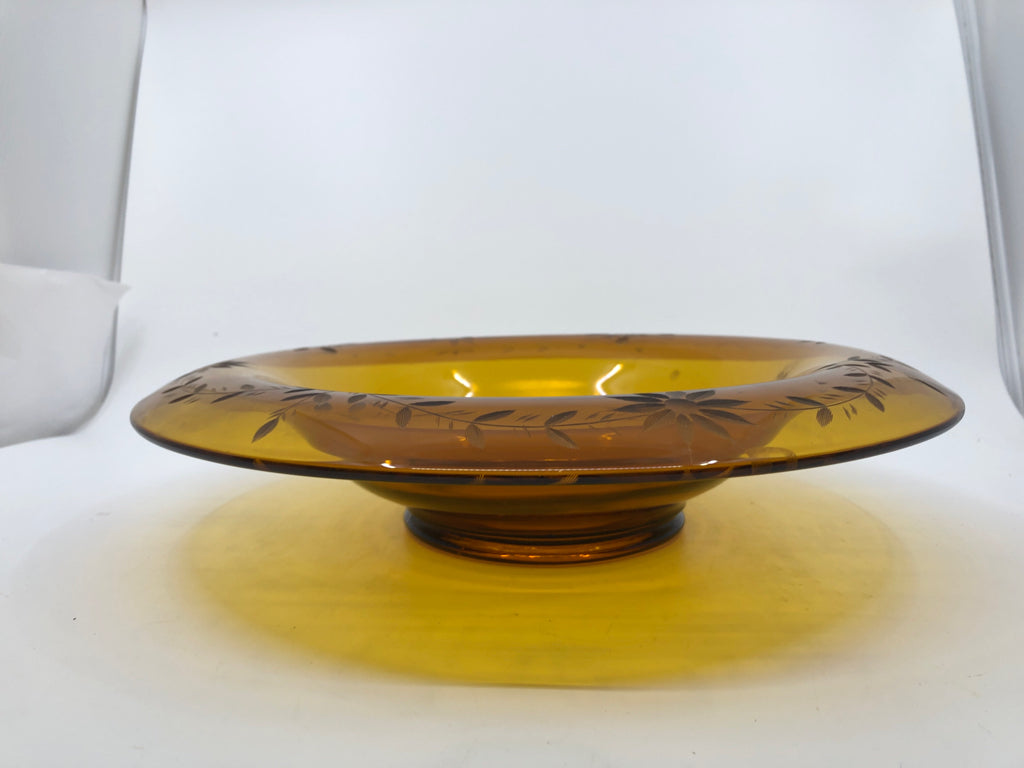 VTG ROLLED EDGE AMBER GLASS ETCHED CENTERPIECE BOWL.