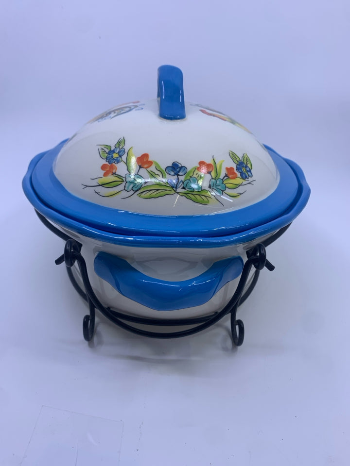 OVAL ROOSTER DISH W BLACK STAND.